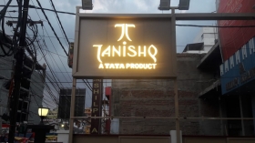 Tanishq  with light